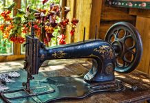 When Was the Sewing Machine Invented – Short History Lesson Antique sewing machine